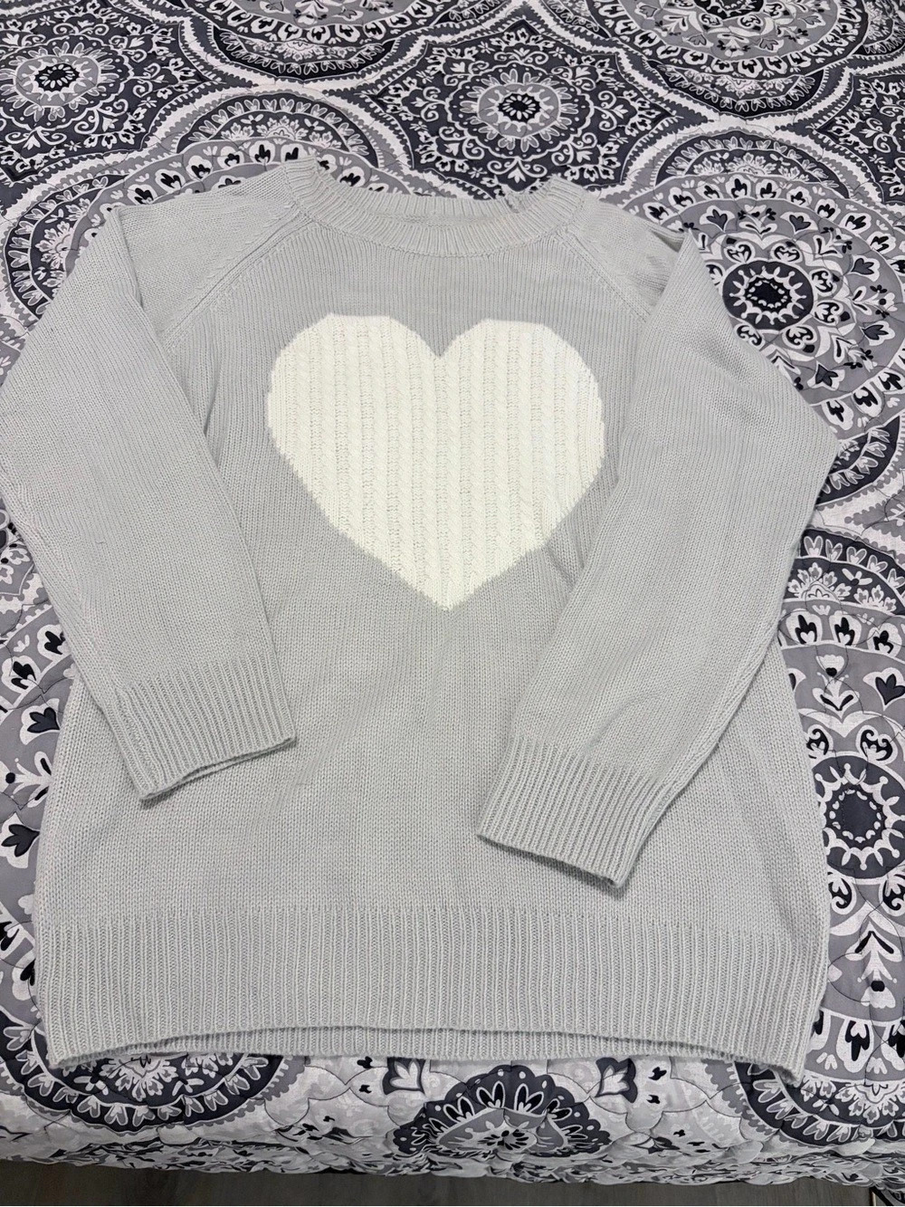 Heart Intarsia Crewneck Sweater in Gray & Cream